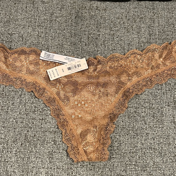 🌟VICTORIA SECRET DREAM ANGELS LACE CUP DEMI BRA WITH 2 MATCHING PANTIES BUNDLE 🌟 - Picture 7 of 7